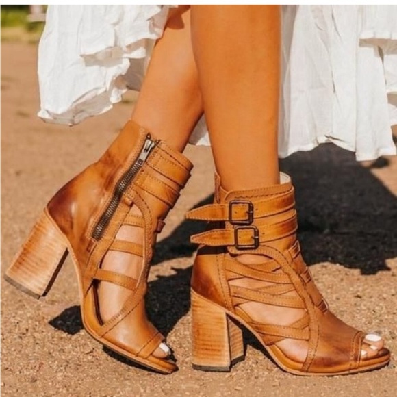Freebird Tiara sandals buckle boho brown leather size 10 open toe heels straps
